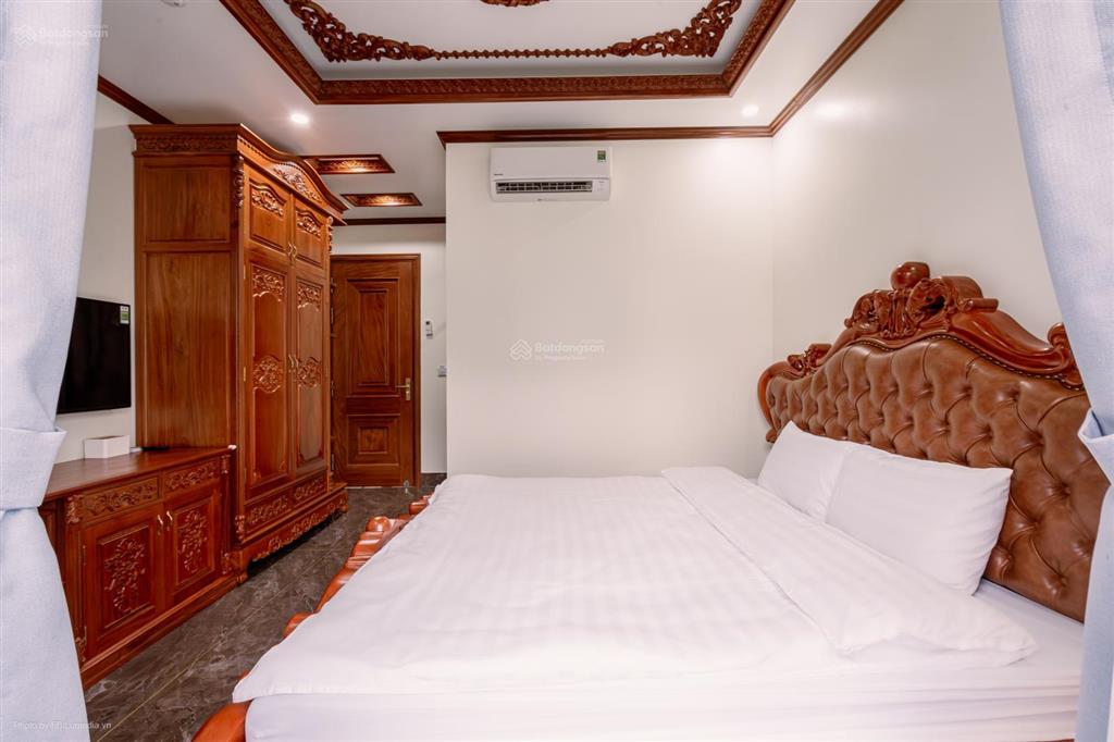 Cần bán căn biệt thự song lập sun feria hạ long cách dt 228m2 giá bán 2x,x tỷ 50m,sổ lâu dài.