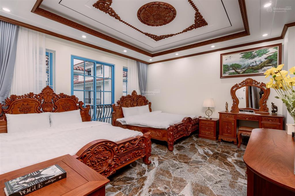 Cần bán căn biệt thự song lập sun feria hạ long cách dt 228m2 giá bán 2x,x tỷ 50m,sổ lâu dài.