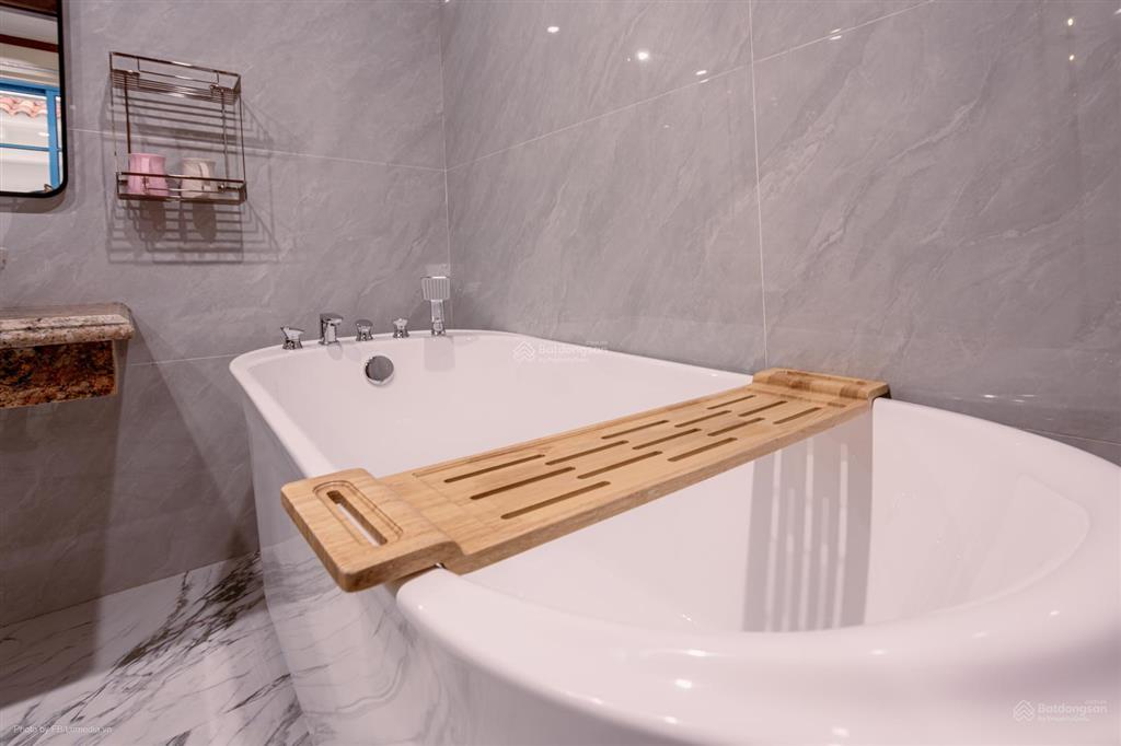 Cần bán căn biệt thự song lập sun feria hạ long cách dt 228m2 giá bán 2x,x tỷ 50m,sổ lâu dài.