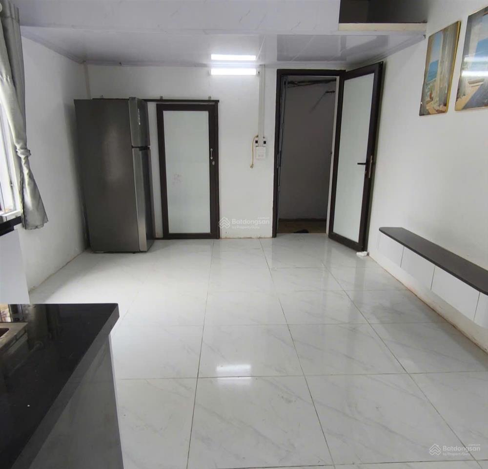 Bán nhà tập thể phố trần hưng đạo chỉ 2,3 tỷ  sổ đỏ riêng  lô góc  nhà mới sửa, nội thất mới đẹp