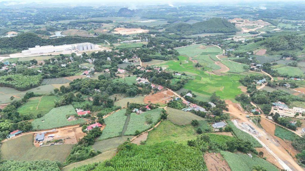 Bán đất nền tại xã Minh Sơn, Ngọc Lặc Thanh Hóa 118m/lô mt 6m giá 230Tr, vuông vắn sẵn sổ