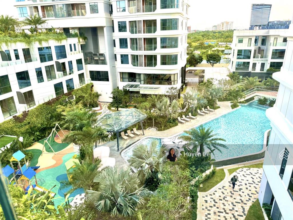 Bán nhanh 2pn đầy đủ nội thất sang xịn. ban công lớn. view landmark 81. giá tốt 21,5 tỷ