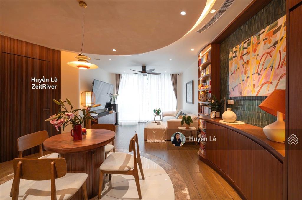 Bán nhanh 2pn đầy đủ nội thất sang xịn. ban công lớn. view landmark 81. giá tốt 21,5 tỷ