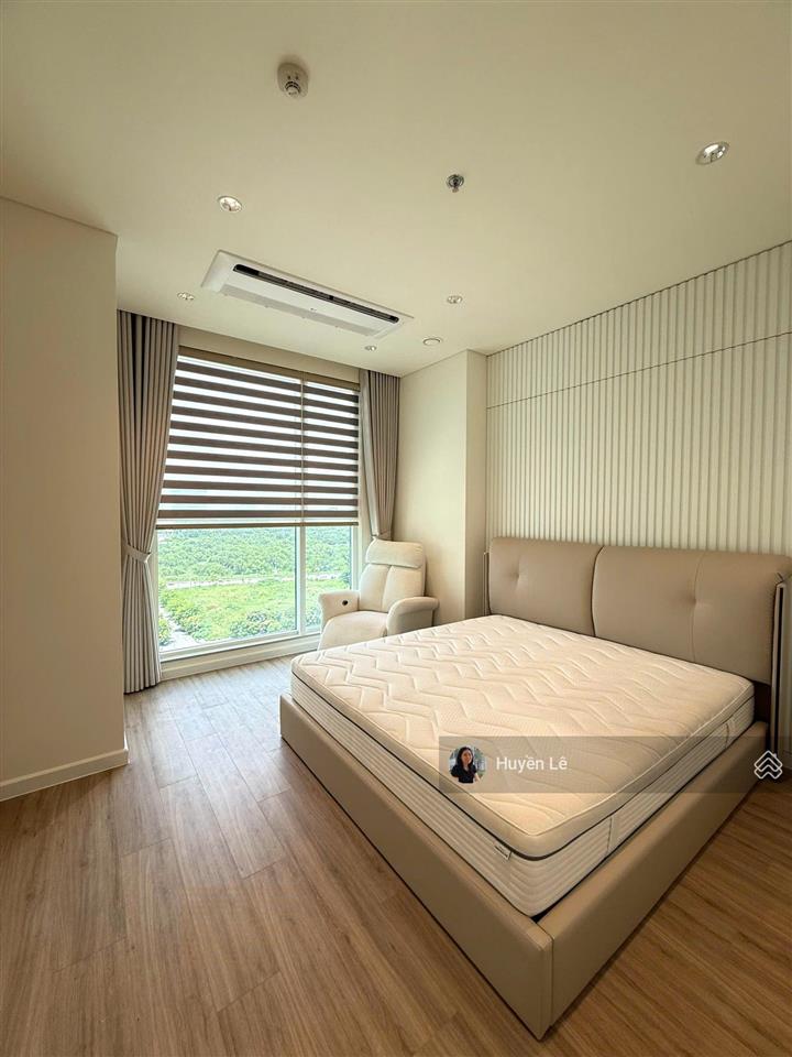 Bán nhanh 2pn đầy đủ nội thất cao cấp zeitriver. lầu cao view đẹp thoáng