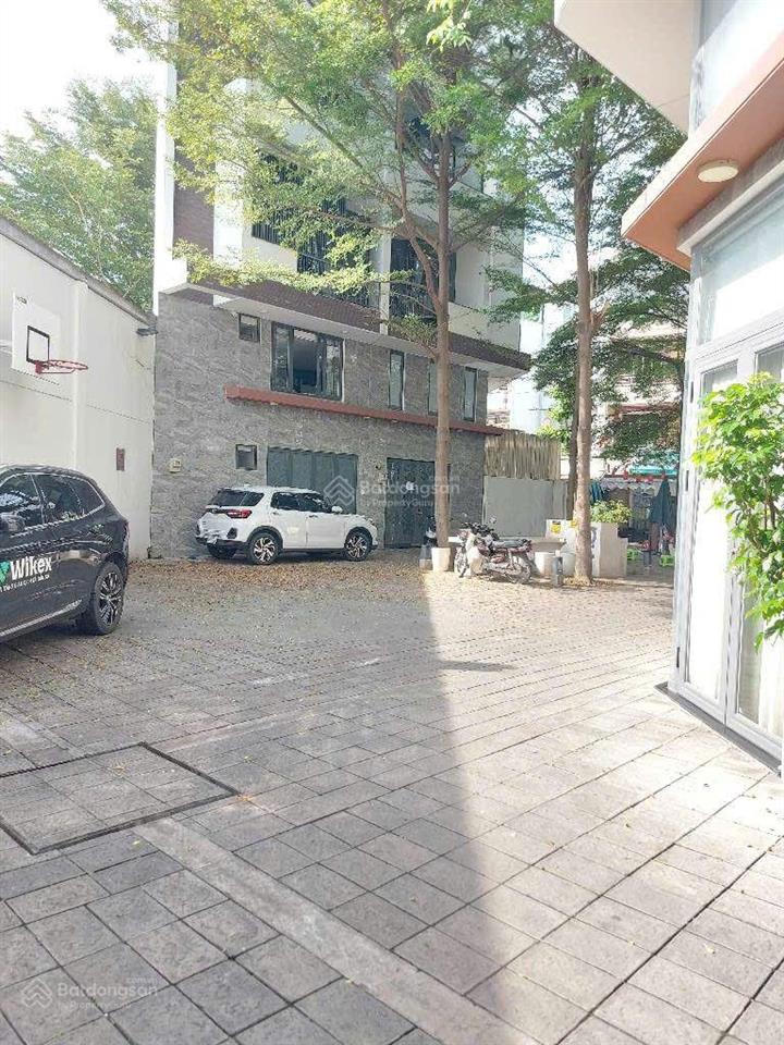 Nhà khu vip quận 6 vài phút ra chợ lớn, hxh, nhà thoáng mát, có sân thượng mát mẻ, nhà gần siêu thị