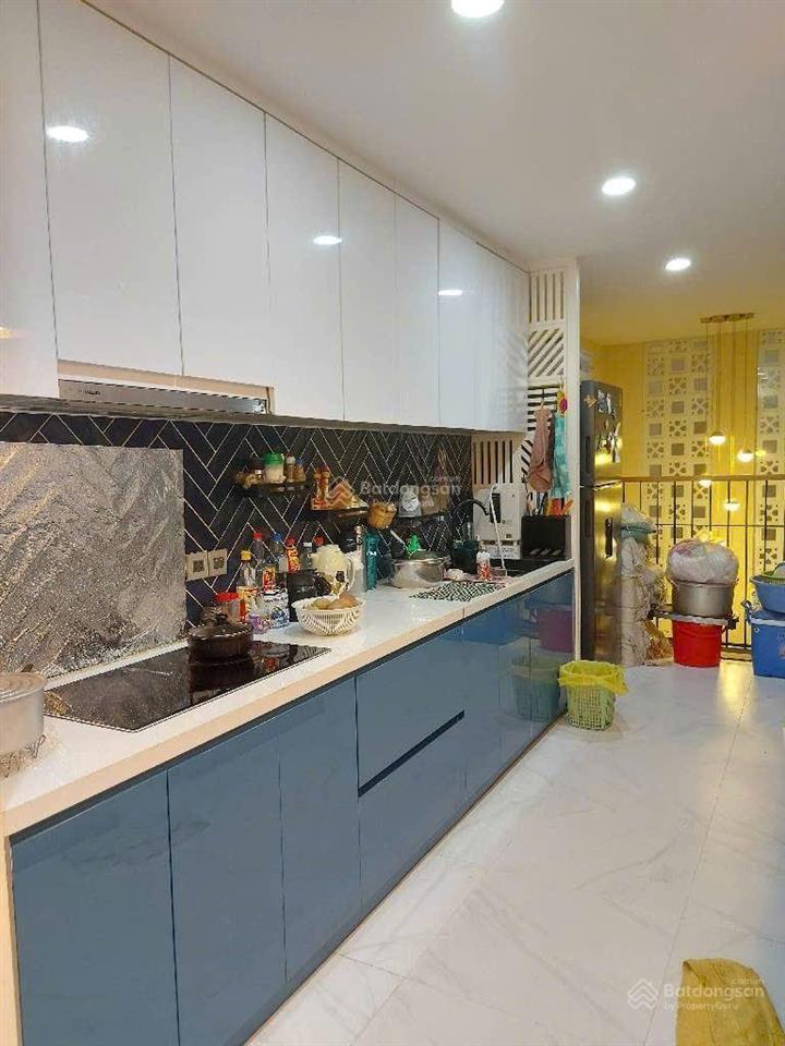 Nhà khu vip quận 6 vài phút ra chợ lớn, hxh, nhà thoáng mát, có sân thượng mát mẻ, nhà gần siêu thị