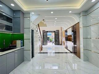 Nhà đẹp lung linh vào ở ngay, gần siêu thị nhật, tiện ích đầy đủ , hẻm lớn, xe hơi ngủ trong nhà