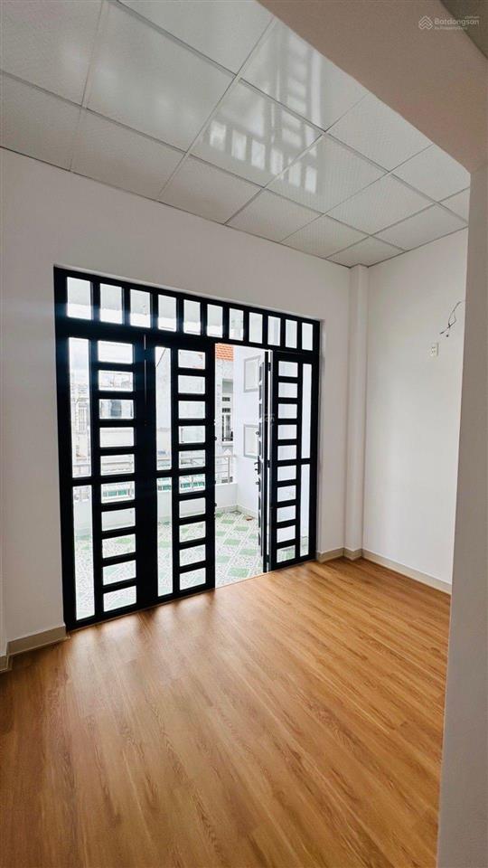 Bán nhà gần vòng xoay phú lâm, nhà có giếng trời, sân thượng, hxh
