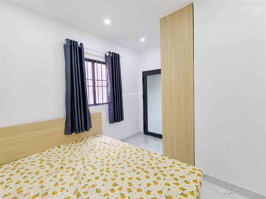 Nhà ngay tân hòa đông gần vòng xoay phú lâm, gần trường cấp 3 mạc đĩnh chi, có sân thượng thoáng.