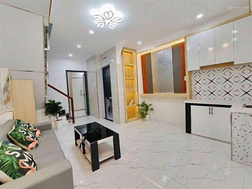 Nhà ngay tân hòa đông gần vòng xoay phú lâm, gần trường cấp 3 mạc đĩnh chi, có sân thượng thoáng.