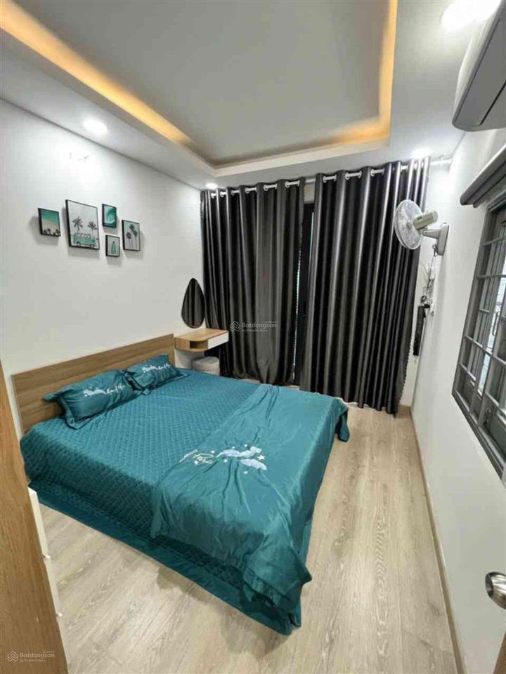 Nhà q6 gần trường mạc đĩnh chi, có nội thất, có sân để xe, có phòng ngủ trệt.
