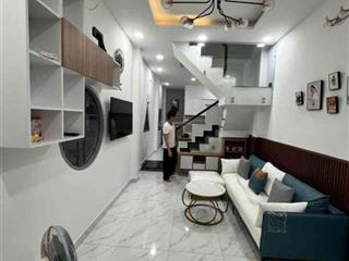 Nhà q6 gần trường mạc đĩnh chi, có nội thất, có sân để xe, có phòng ngủ trệt.