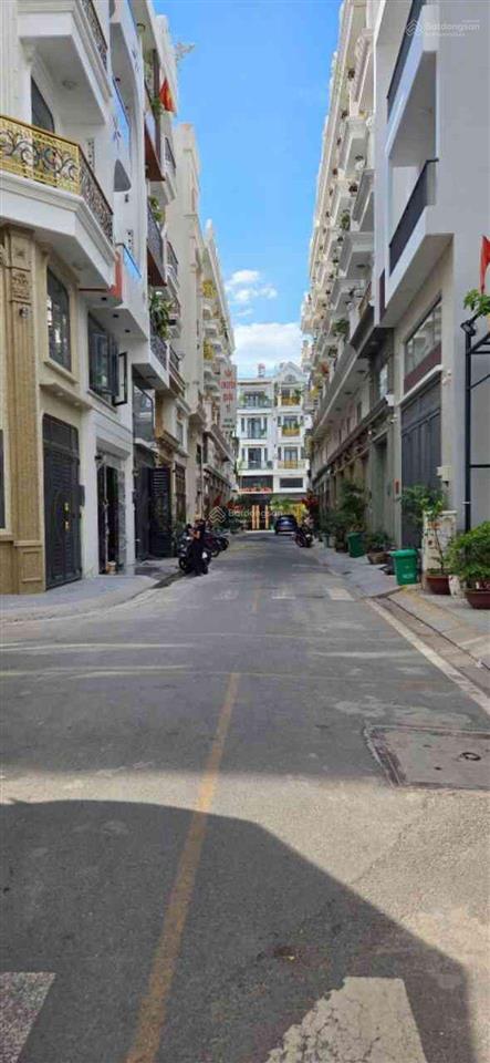 Nhà quận bình tân gần ngã 4 bốn xã, hxh