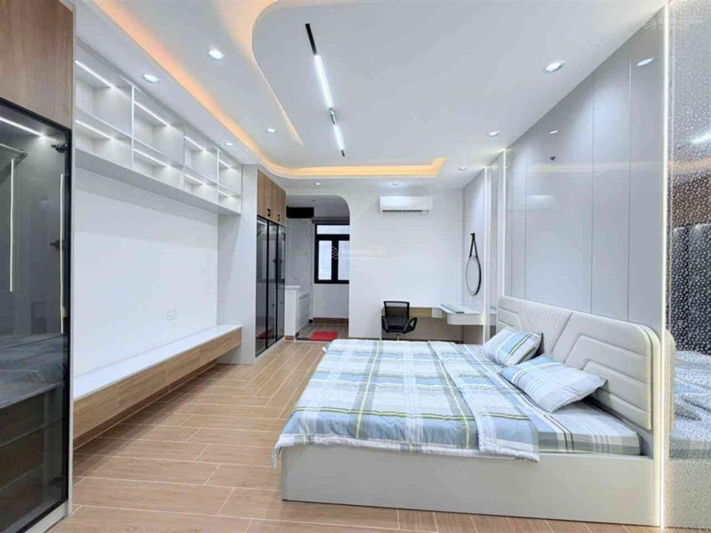 Nhà hẻm xe tải thông hẻm đẹp đường lê văn qưới, kinh doanh mọi ngành nghề, có thang máy.