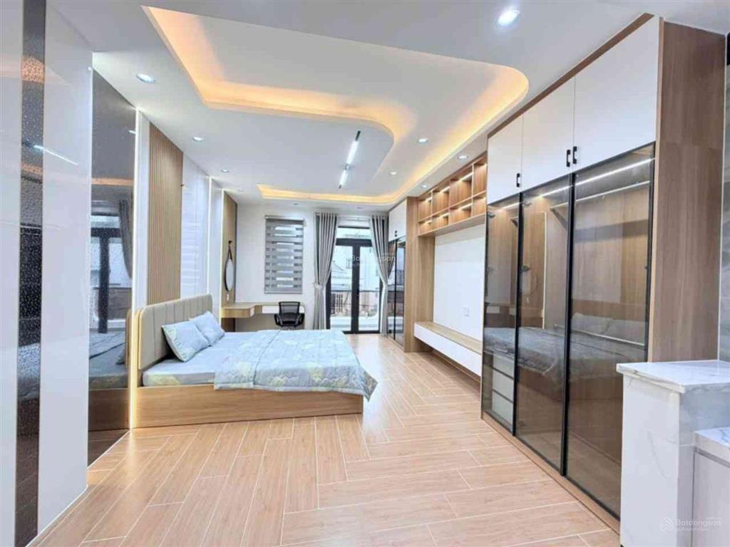 Nhà hẻm xe tải thông hẻm đẹp đường lê văn qưới, kinh doanh mọi ngành nghề, có thang máy.