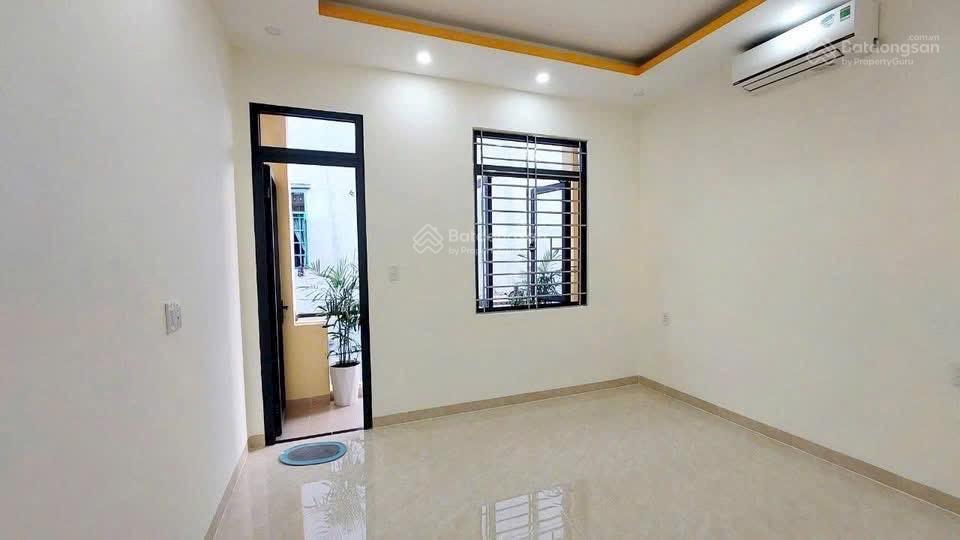 Nhà hẻm xinh  mới. ngay hẻm 212 phước long a