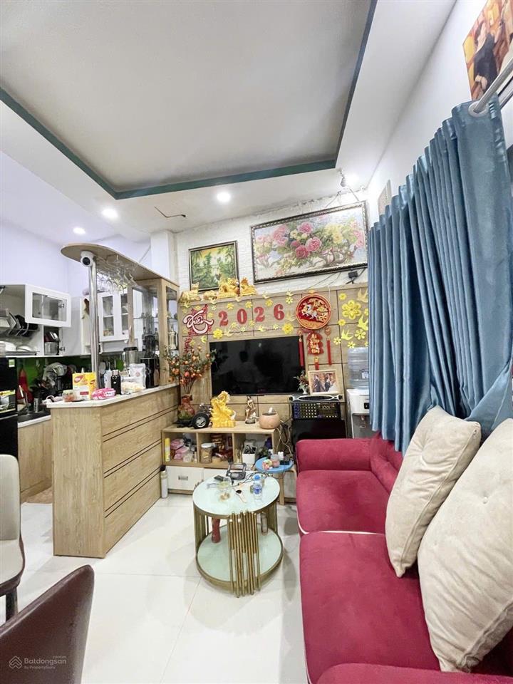 Bán nhà đội cung, q11, 390m2,,giá 68 tỷ, 3 tâng, 31 phòng cho thuê, thu nhập trên 200 triệu