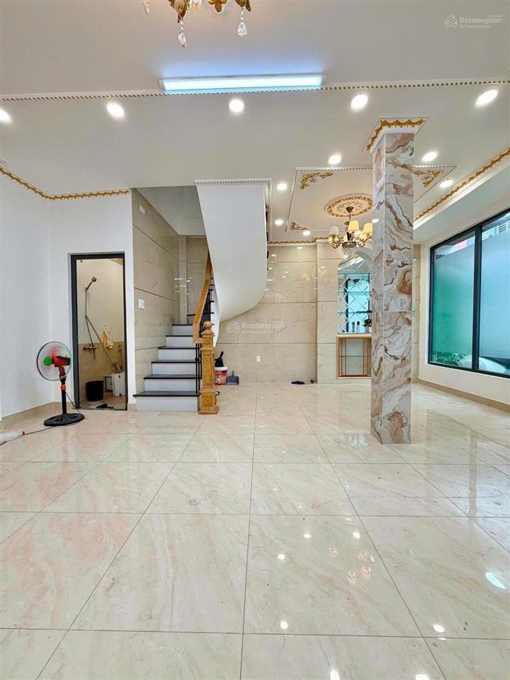 Nhà hém xh thông tô hiến thành  ngang 6.1m  5 tầng  kd sầm uất  cho thuê 30tr/tháng, giá 11