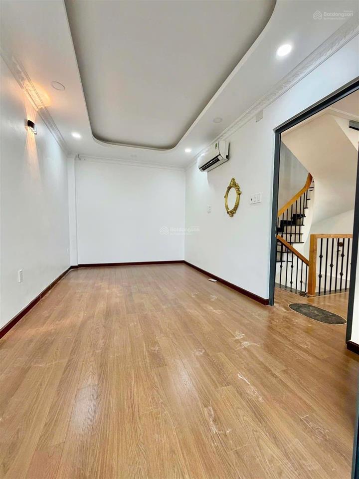Nhà hém xh thông tô hiến thành  ngang 6.1m  5 tầng  kd sầm uất  cho thuê 30tr/tháng, giá 11