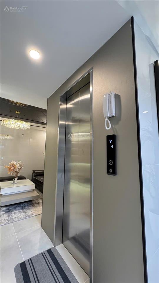 Q11 lạc long quân siêu phẩm 5 tầng + thang máy  dt42m2 tặng full nội thất cao cấp  chỉ 8.x tý