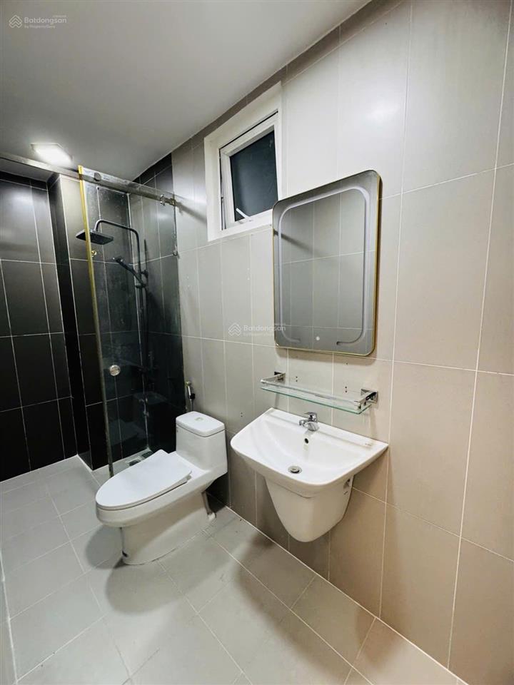Siêu phẩm lãnh binh thăng 4 tầng đẹp q 11  hém 8m thông kinh doanh  4.3m x 11m chỉ 8.x tỷ tl