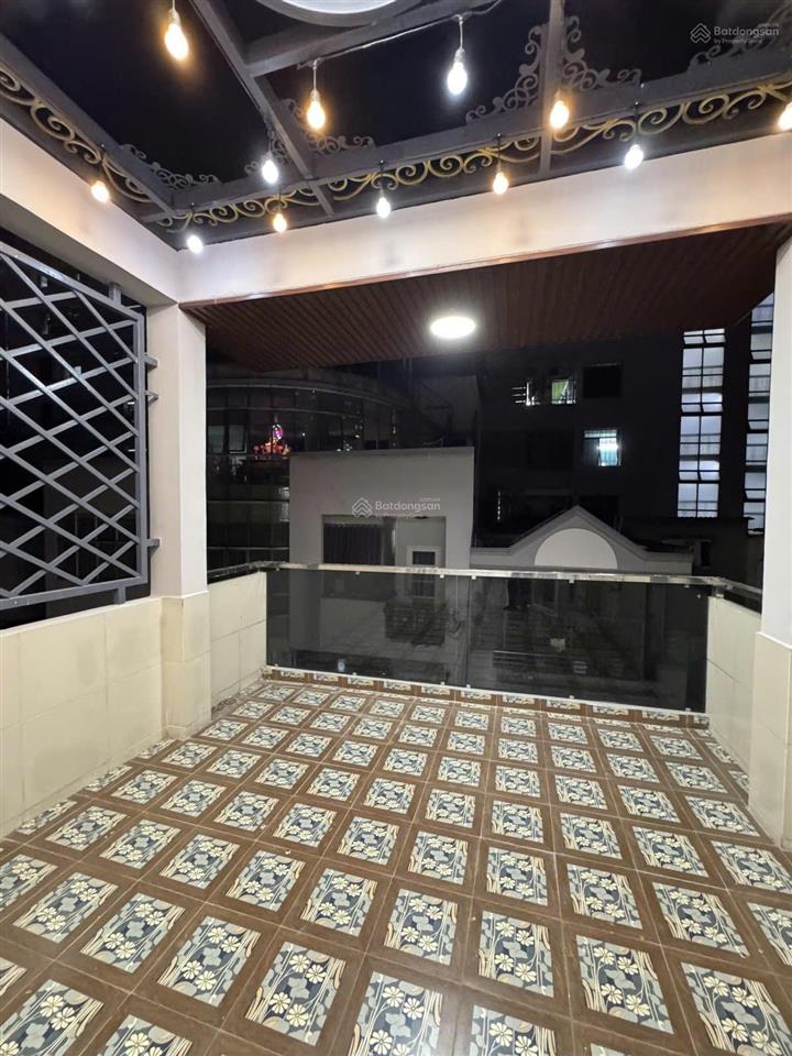 Siêu phẩm lãnh binh thăng 4 tầng đẹp q 11  hém 8m thông kinh doanh  4.3m x 11m chỉ 8.x tỷ tl