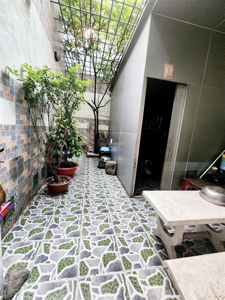 Giá tốt nhà đẹp quận 11 ngay công viên đầm sen, 112m2, 4 tầng , 16 tỷ