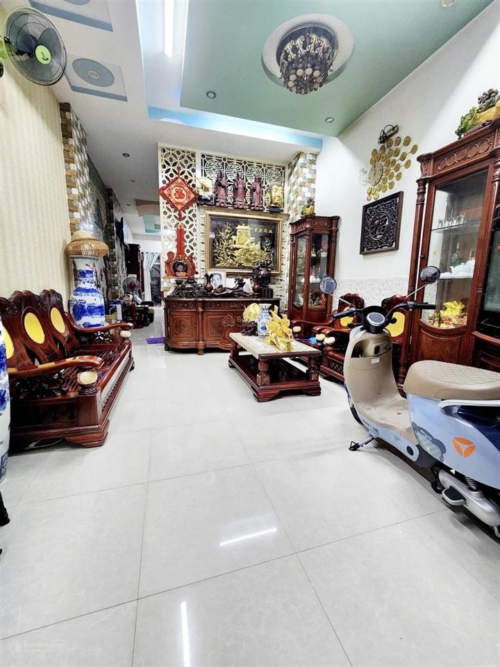 Giá tốt nhà đẹp quận 11 ngay công viên đầm sen, 112m2, 4 tầng , 16 tỷ