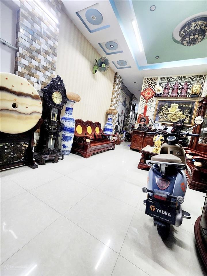 Giá tốt nhà đẹp quận 11 ngay công viên đầm sen, 112m2, 4 tầng , 16 tỷ