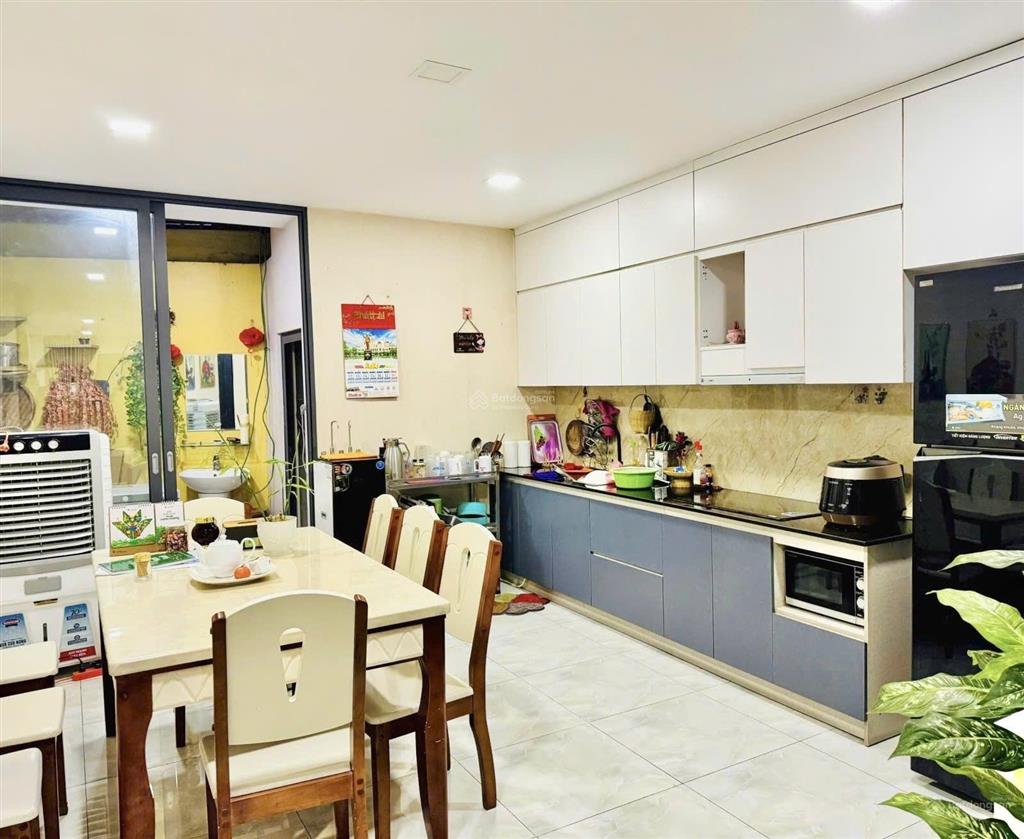 Mặt tiên kinh doanh tô hiệu hoa bình  4 tầng 70m2 gần đầm sen  giáp quận 11  chỉ 10.4 tỷ