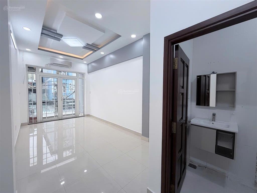 Hẻm xe tải thông tô hiến thành quận 10. 5 tầng, giá 12,2 tỷ