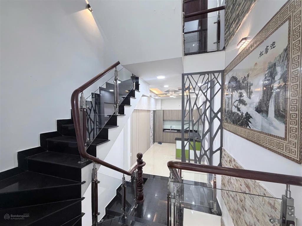 Hẻm xe tải thông tô hiến thành quận 10. 5 tầng, giá 12,2 tỷ