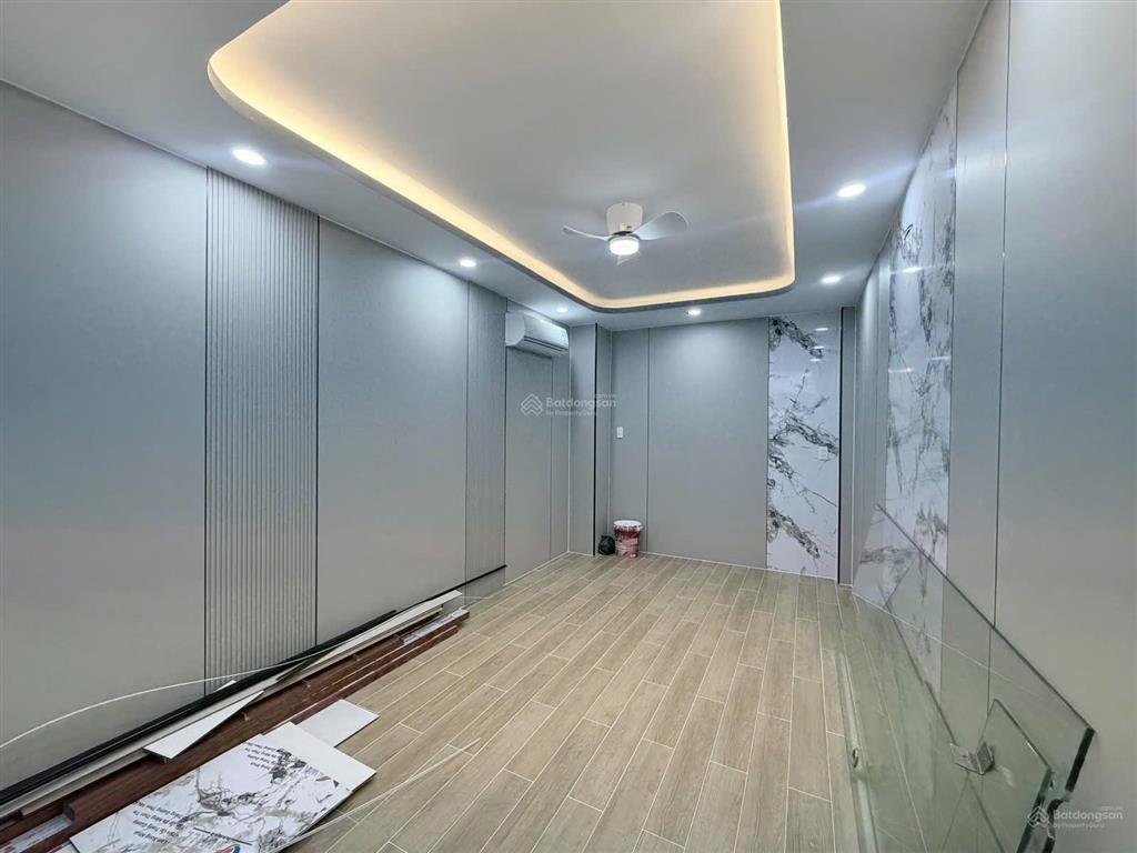 Hẻm xe tải thông tô hiến thành quận 10. 5 tầng, giá 12,2 tỷ