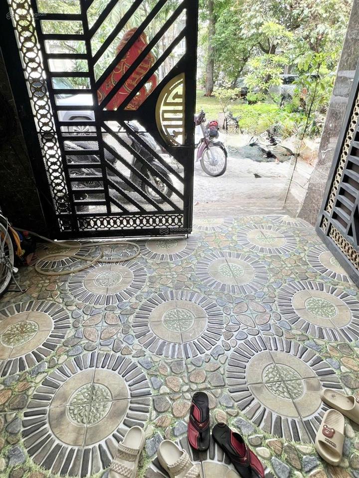 Hém xe hơi 6m  hậu giang, q 6  dt khủng 65m2, số vuông vức  đối diện công viên  chỉ 8.3 tỷ