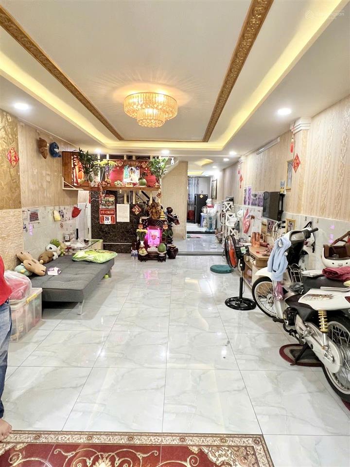 Hém xe hơi 6m  hậu giang, q 6  dt khủng 65m2, số vuông vức  đối diện công viên  chỉ 8.3 tỷ