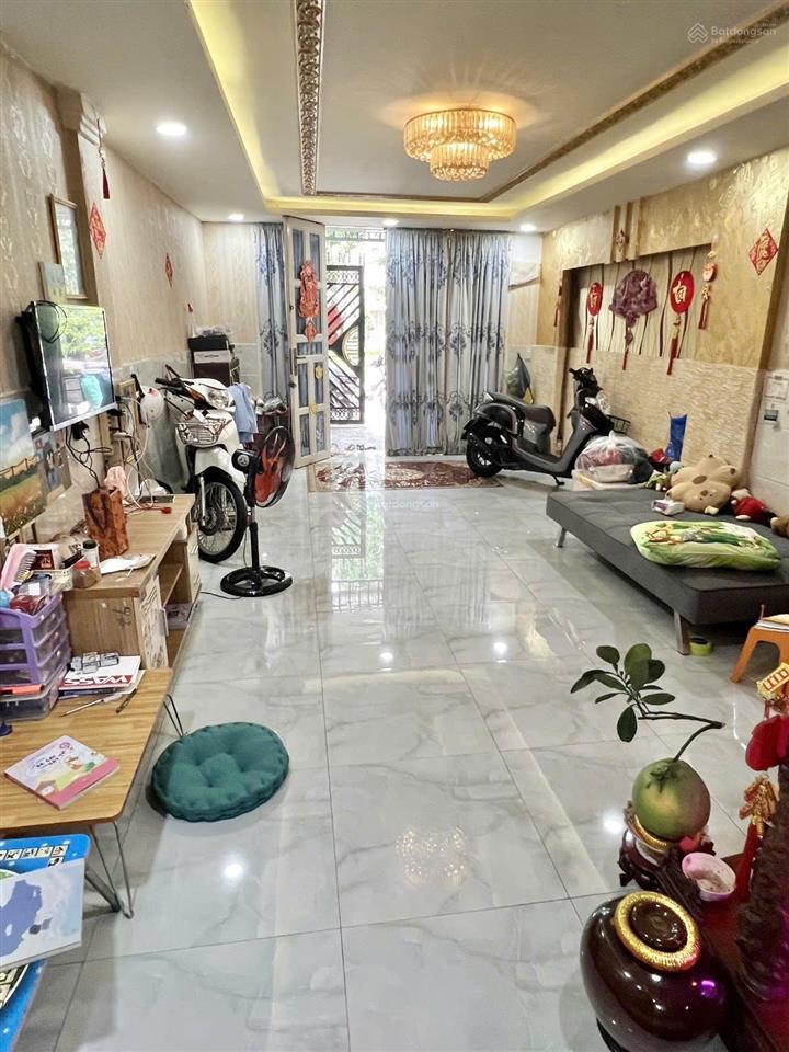 Hém xe hơi 6m  hậu giang, q 6  dt khủng 65m2, số vuông vức  đối diện công viên  chỉ 8.3 tỷ