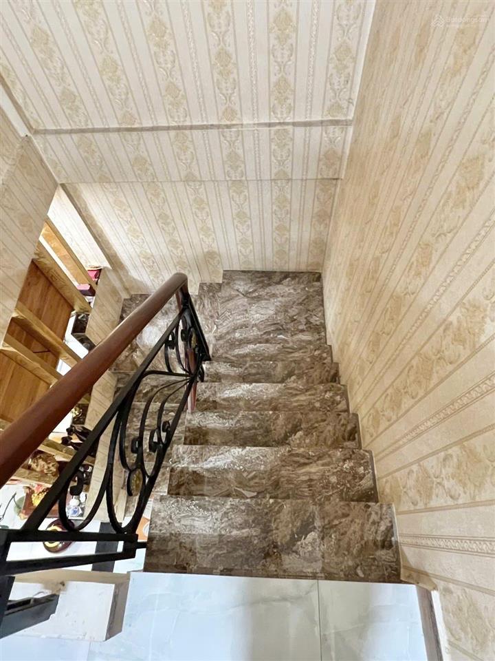 Hém xe hơi 6m  hậu giang, q 6  dt khủng 65m2, số vuông vức  đối diện công viên  chỉ 8.3 tỷ