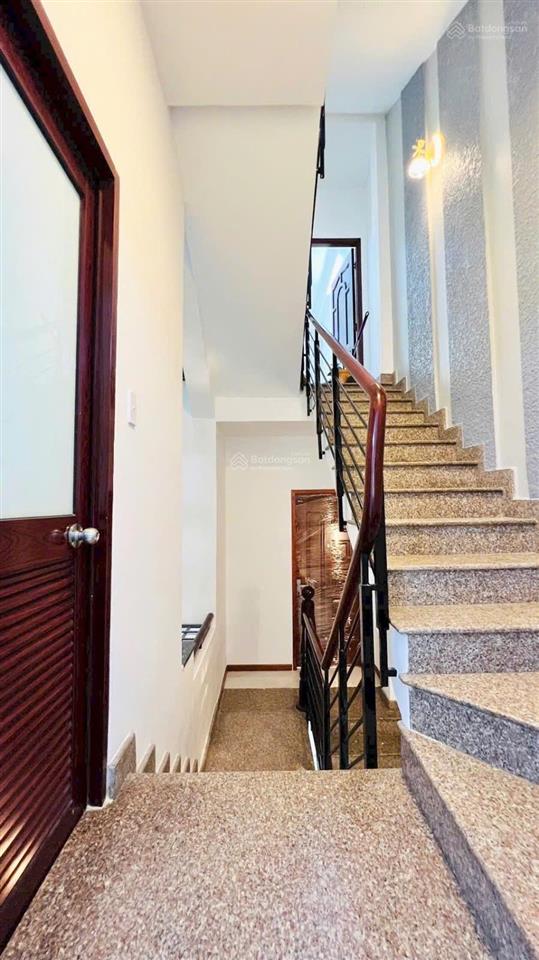 Hẻm xe tải tô hiến thành  63m²  5 tầng nhà mới  6pn  có khung thang máy.