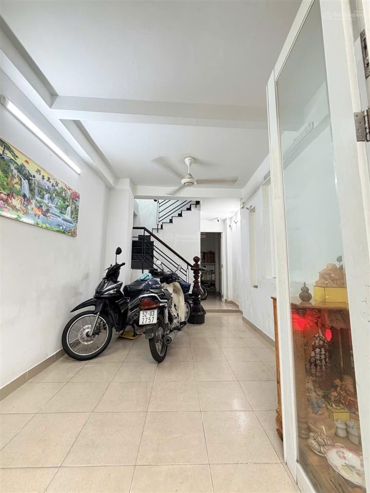 Trung tâm quận 10  hẻm oto thông  5 tầng vài bước ra mặt tiền ngô quyền, giá 6,9 tỷ