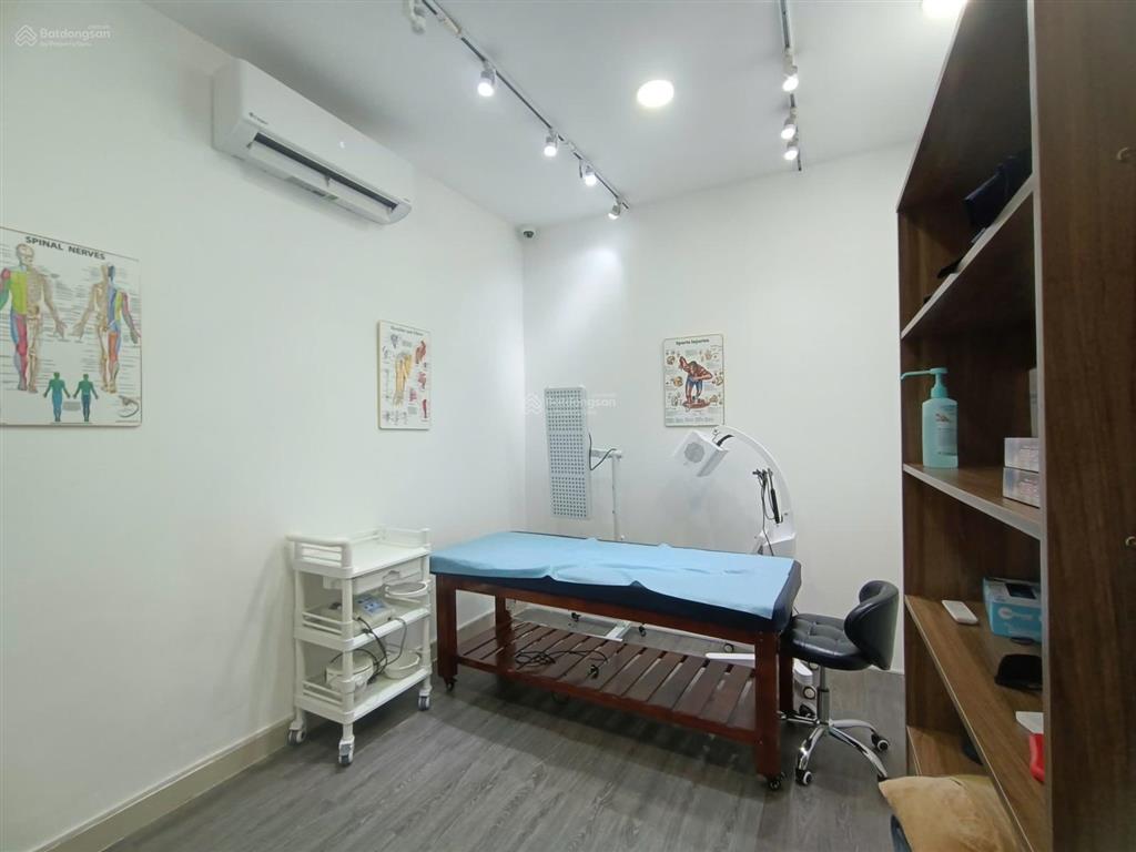 Mặt tiền q10  nguyễn chí thanh, dt 101,7m², đang cho thuê 50tr/ tháng. giá 32,8 tỷ