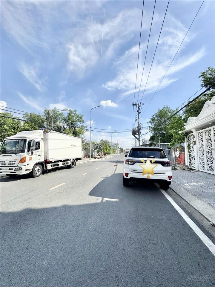 Siêu phẩm  mt đường 20m nguyễn thị hương  4 tầng  gara  tặng toàn bộ nội thất, giá 11,9 tỷ