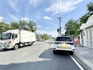 Siêu phẩm  mt đường 20m nguyễn thị hương  4 tầng  gara  tặng toàn bộ nội thất, giá 11,9 tỷ