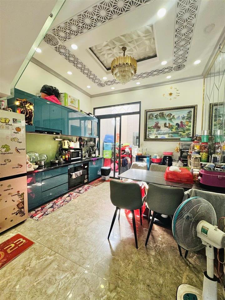Siêu phẩm  mt đường 20m nguyễn thị hương  4 tầng  gara  tặng toàn bộ nội thất, giá 11,9 tỷ