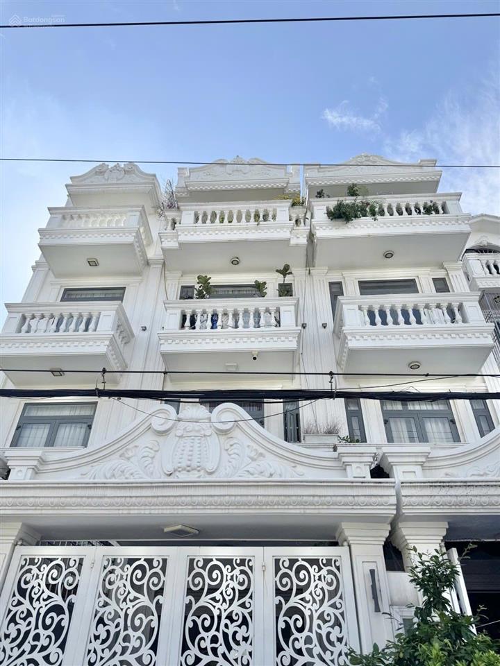 Siêu phẩm  mt đường 20m nguyễn thị hương  4 tầng  gara  tặng toàn bộ nội thất, giá 11,9 tỷ