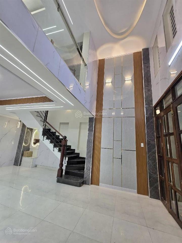Q11  hxh thông  lạc long quân  âu cơ  nhà 5 tầng btct  35m2 (ngang 4.3x8m)