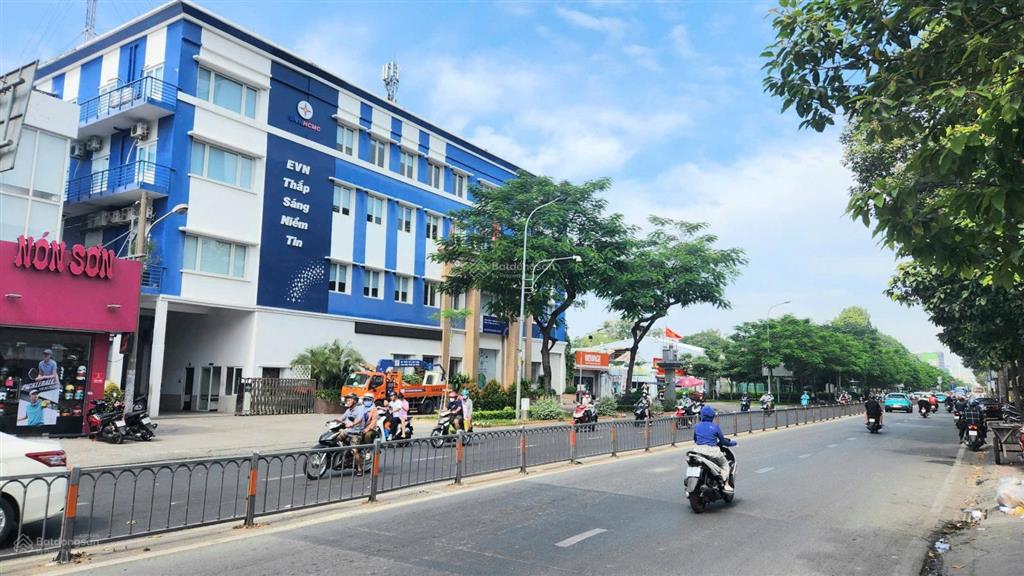 Nhà 4 tầng hxh  trung tâm q10  vài căn ra mt 3/2  ngay ltk  65m2  nở hậu tài hậu  12,6 tỷ.