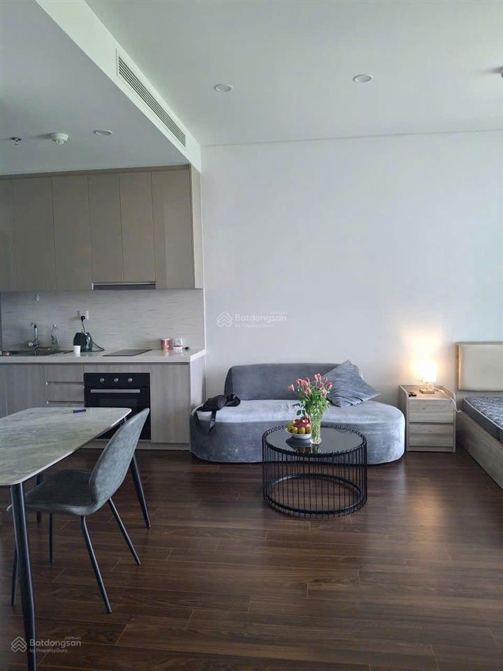 Chính chủ cần bán căn studio masteri west height a. tầng trung view biển hồ full nội thất