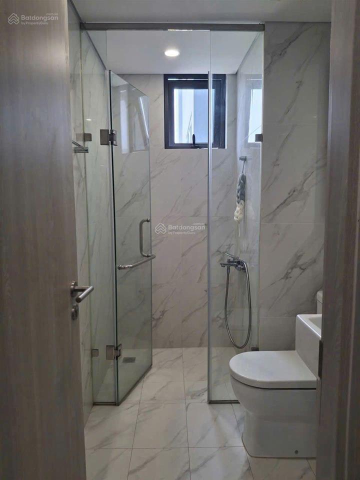 Chính chủ cần bán căn studio masteri west height a. tầng trung view biển hồ full nội thất