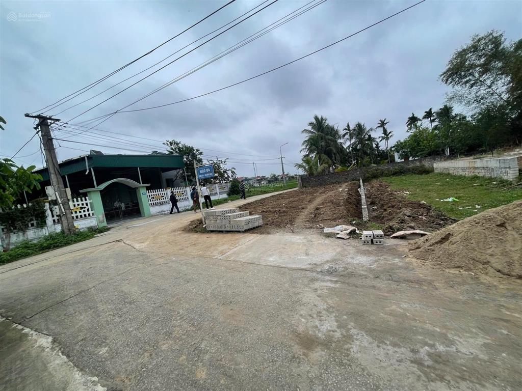 Bán đất 2 mặt tiền. đường ô tô thông tứ phía .