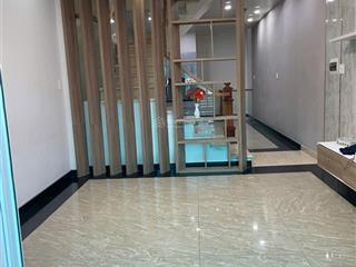 Nhà mặt tiền 2 lầu, 4pn rộng rãi, phù hợp ở gia đình hoặc làm văn phòng + spa+ dạy học+ ở kd online